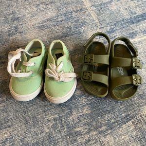 Green toddler shoe lot